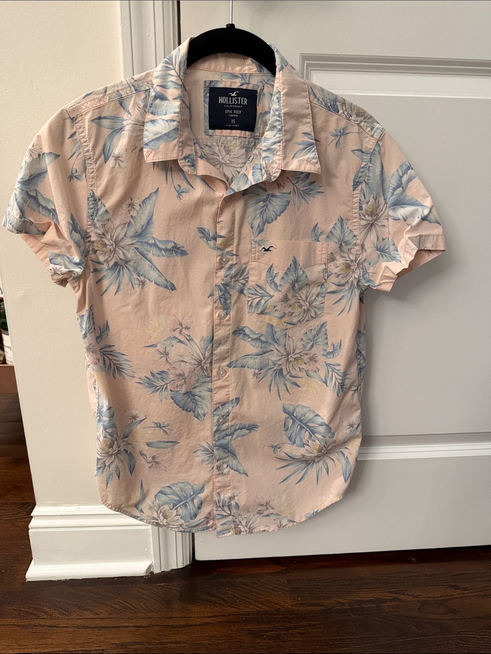 Hollister Men’s Short-Sleeve Peach Button-Down with Blue Floral Print